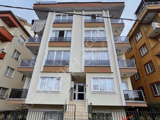 Armağanevler'de Aydınlık 1+1 Ayrı Mutfaklı Bahçe Katı Daire