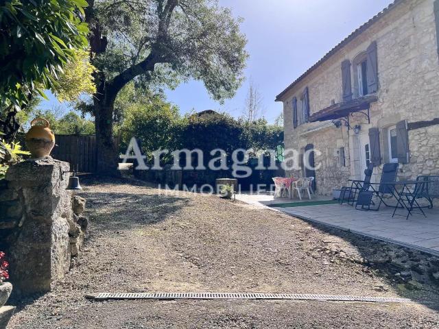 Maison de hameau en pierre avec piscine 200m² Jegun
