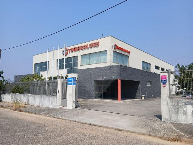 Armazém à venda em Tomar