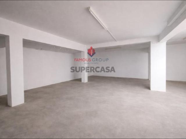Armazém com Excelente Localização em Portimão