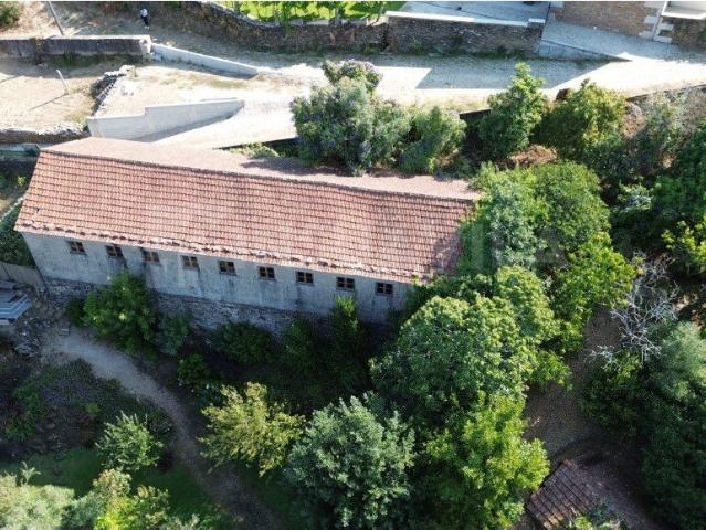 Armazém com Projeto Aprovado para Moradia V3 com Piscina 0m² Venade e Azevedo