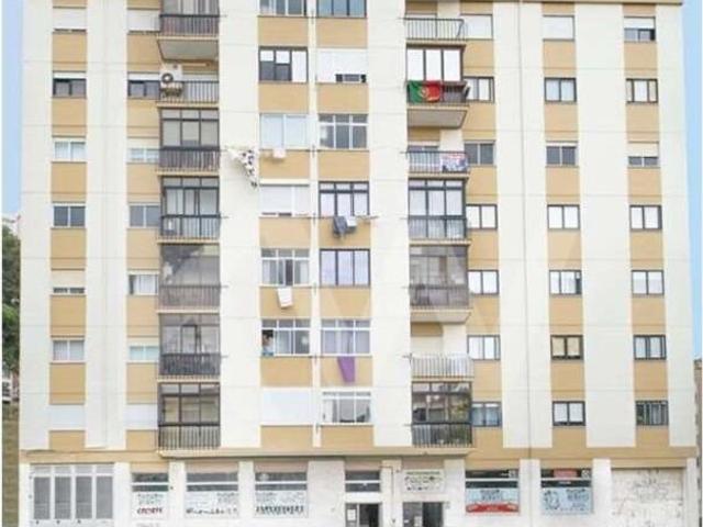 Armazém de r/c e c/v na Quinta da Fidalga Cacém com área br. 1257m² Agualva e Mira Sintra
