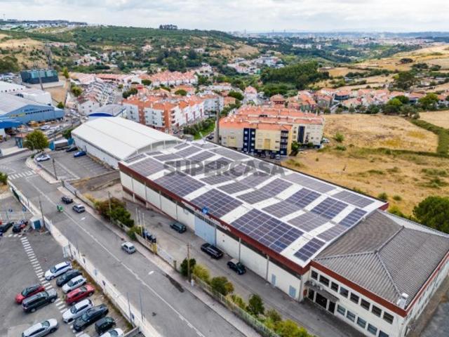 Armazém de 3 Pisos em Queluz de Baixo Barcarena, Oeiras