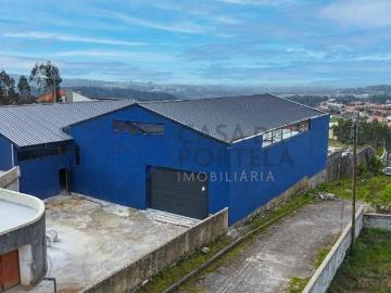 Armazém Industrial | 1060 m² de Construção | Lote 2.400 m² |. 1060m² Escapães