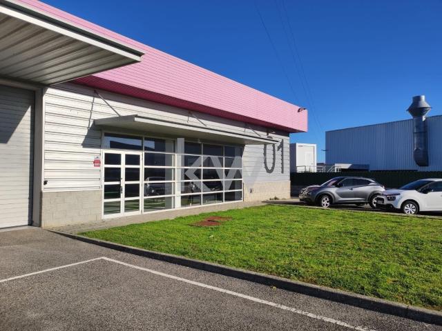 Armazém para venda na Abrunheira 580m² São João das Lampas e de Terrugem