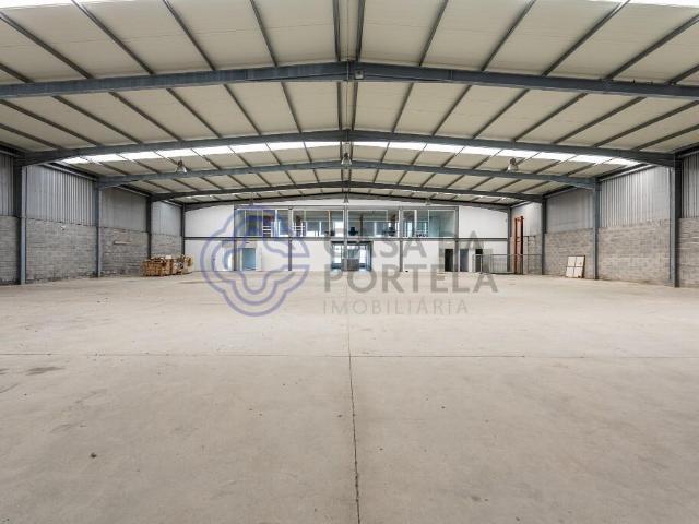 Armazém Parque Industrial de Sobreposta, Braga 2655m² Este São Mamede e São Pedro