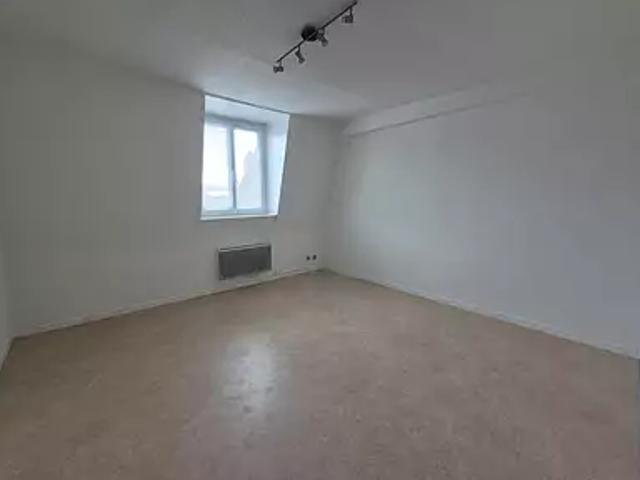 Armentières 59280 Location appartement 2 pièces t2 au dernier étage