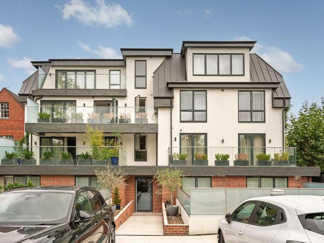 Armitage Road, Golders Green, London NW11, 2 bed flat to rent, £5,250 pcm | PrimeLocation