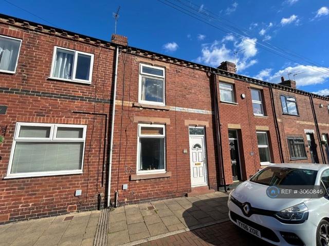 Armitage St, Castleford, WF10 2 bed terraced house to rent £750 pcm £173 pw