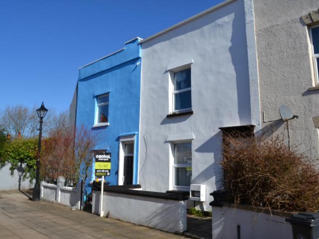 Armoury Square 4 bed terraced house to rent £2,800 pcm £646 pw