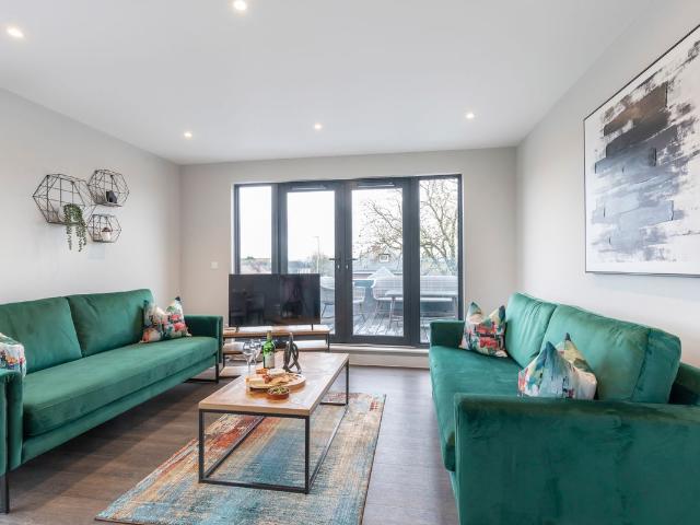 Armscroft Road, Gloucester GL2, 3 bed penthouse to rent, £2,000 pcm | PrimeLocation