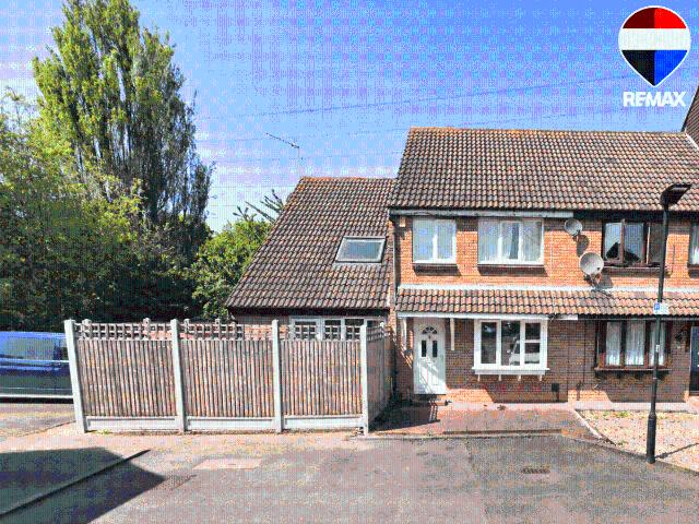Armstrong Close, London E6, 3 bed terraced house to rent, £2,350 pcm | PrimeLocation