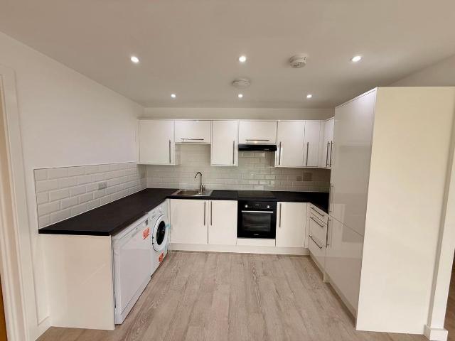 Armstrong House, Fletton Quays, Peterborough PE2, 2 bed flat to rent, £1,200 pcm | PrimeLocation