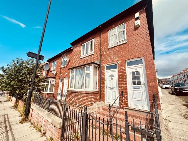 Armstrong Road, Benwell, Newcastle Upon Tyne NE4, 3 bed flat to rent, £900 pcm | PrimeLocation