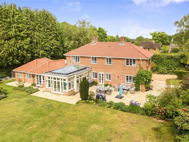 Armstrong Road, Brockenhurst. 6 bed detached house to rent £7,000 pcm £1,615 pw