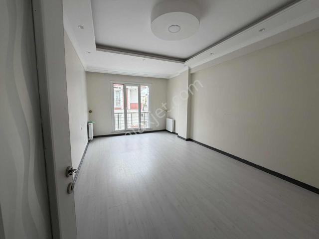 Arnavutköy Merkez Avlu Avm'ye Komşu Kiralık Dubleks 4 + 2