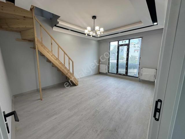 Arnavutköy Merkezde Prestijli Sitede 4+2 Satılık Daire