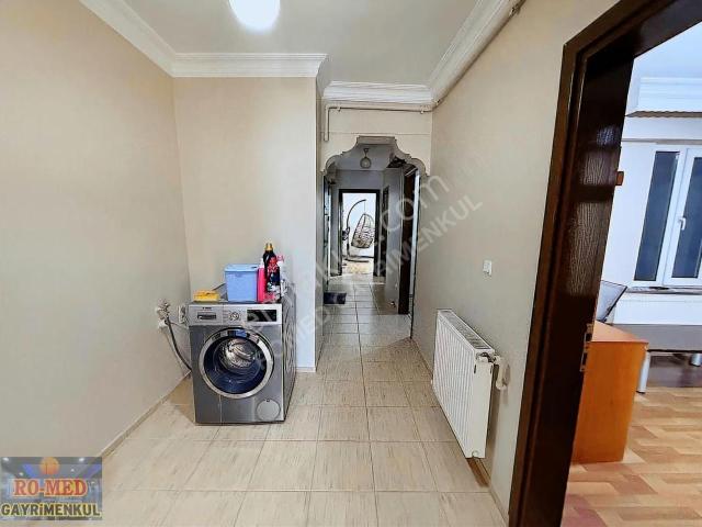 Arnavutköy Merkezde Satılık Altın Konum'da 3+1 Daire