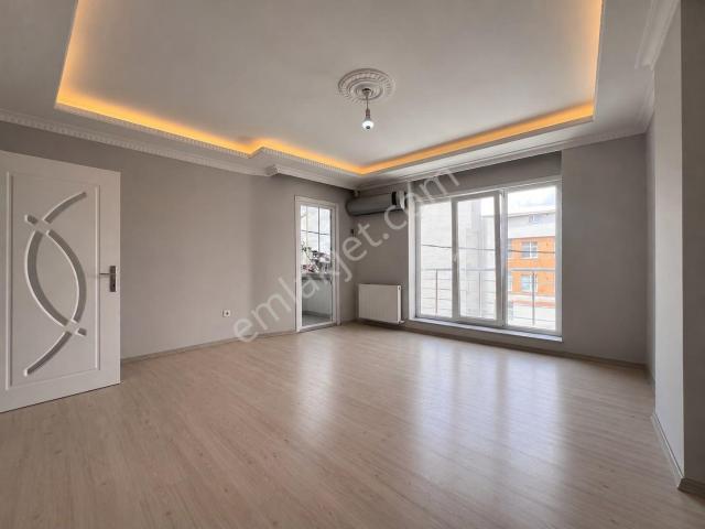 Arnavutköy Merkezde 2+1 Kullaşlı Daire