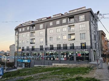 Arnavutköy Merkezde 3+1 115 m + 35 m Teras OTOPARKLI