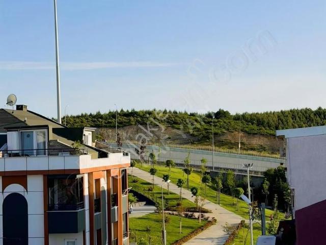 Arnavutköy Merkezde 3+2 Dublex Avm Şehir Parkına Metroya Yürüme