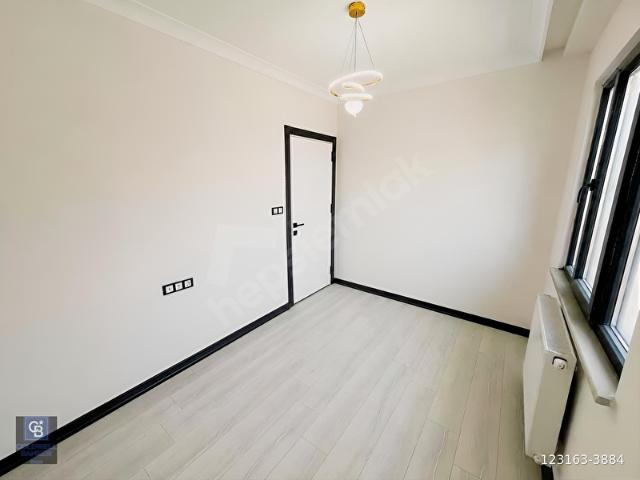 ARNAVUTKÖY MERKEZİ KONUMDA SİTE İÇERİSİNDE SATILIK DUBLEX DAİRE