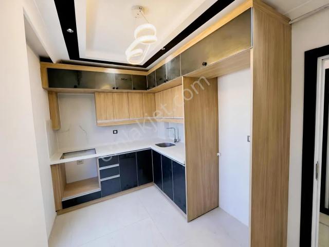 Arnavutköy Merkezi Konumda Site İçerisinde Satılık Dublex Daire