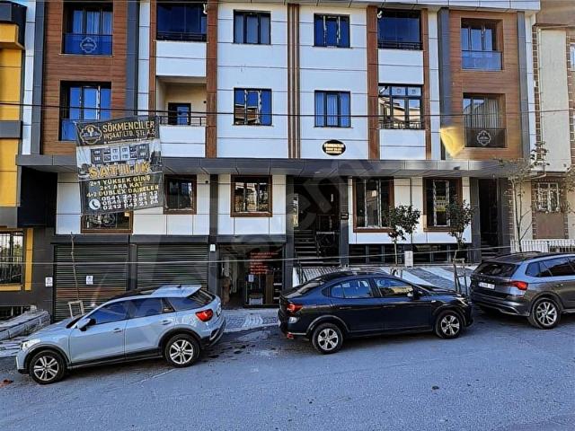 ARNAVUTKÖY NENEHATUN MAH.SATILIK ULTRA LÜKS KULLANIŞLI 2+1 100M2