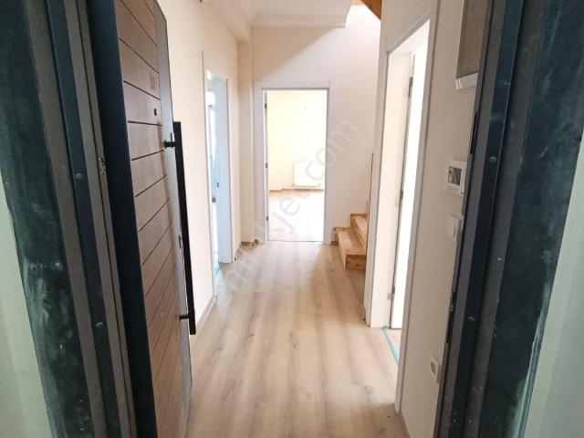Katılım Ve Krediye Uygun Arnavutköy Nenehatunda Sitede Satılık 3+1 Çatı Kat Dubleks Daire