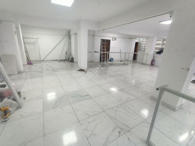 Arnavutköy Anadolu Mahallesi'nde Kiralık 150 Metre Düz Gidiş Köşebaşı Dükkan