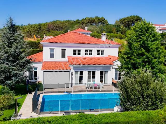 Arnavutköy,bolluca,neogölpark İstanbul Satılık 6+1 Havuzlu Villa