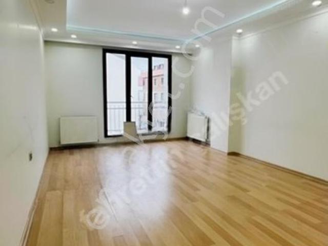 Arnavutköy Bollucada Kiralık 2+1 Ara Kat Daire