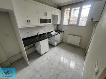 Arnavutköy De 4 Senelik Bina Da Kiralık 1+1 Bahçe Katı