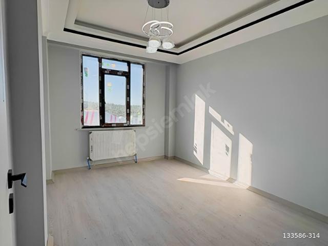 ARNAVUTKÖY DEVLET HASTANESİNE YAKIN SATILIK 2.KAT 2+1 90M2