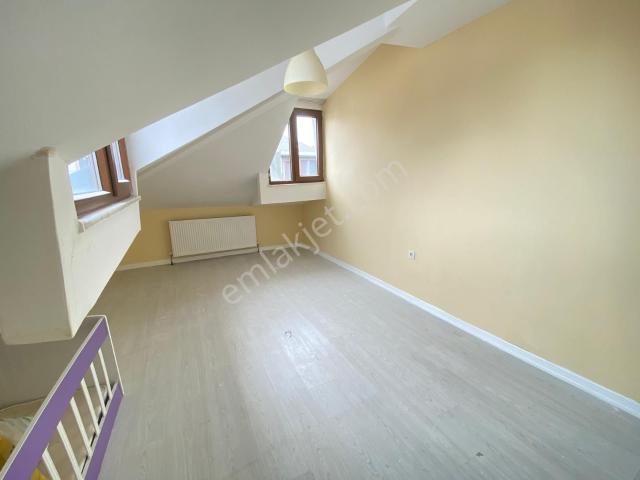 Arnavutköy Huzur Sitesinde Geniş Teraslı 1+1 Kiralık