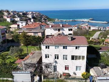 Arnavutköy Karaburun'da Deniz Manzaralı Satılık Villa