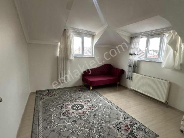 Arnavutköy Karlıbayır Da Kiralık 1+1 Açık Mutfaklı Çatı Katı