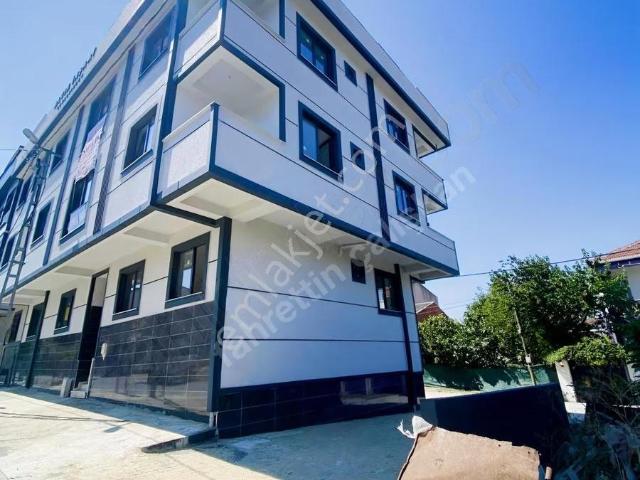Arnavutköy Taşolukta Satılık 3+1 Ferah Çatı Katı