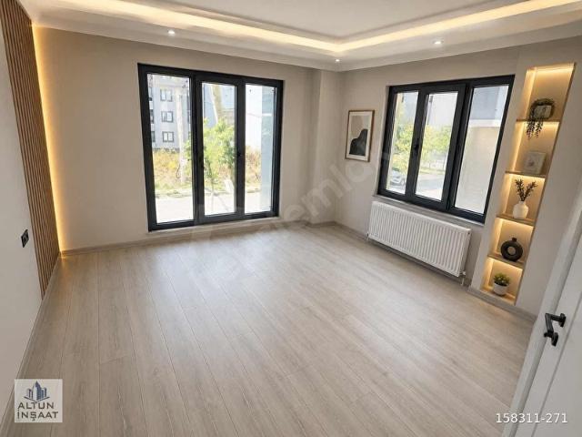 ARNAVUTKÖY TAŞOLUK MAH 4+2 180 m2 TERSDUBLEX UYGUN FİYATLI DAİRE