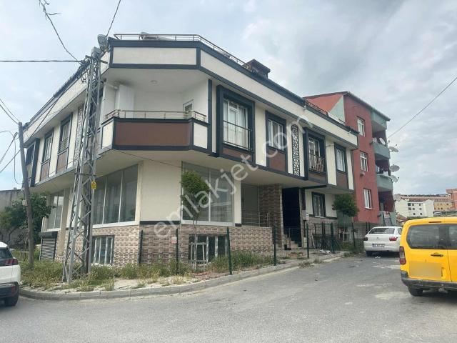 Arnavutköy Taşoluk Mahallesinde Satılık 3+2 Dubleks Daire