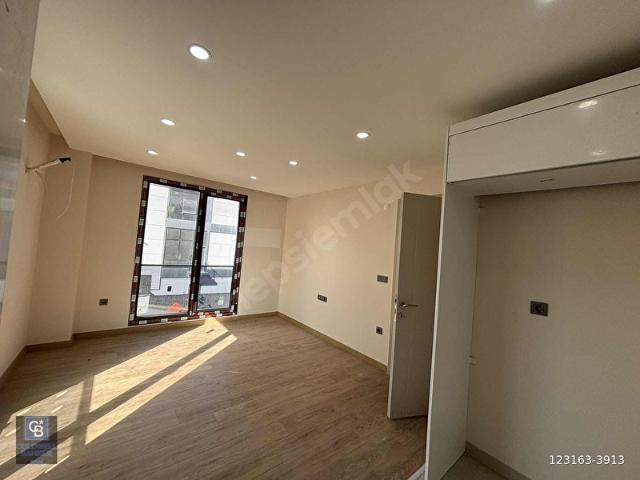 ARNAVUTKÖY VADİPARK SİTE İÇİ SATILIK 1+1 DAİRE