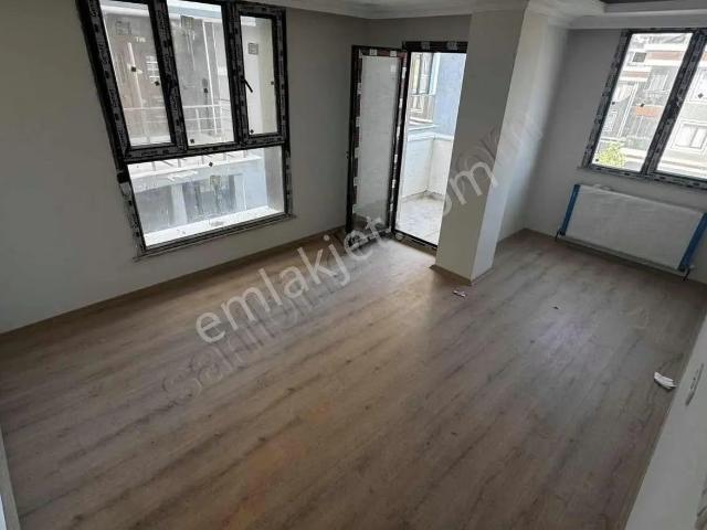Arnavutköy Vadi Parka Cephe Kiralık Ters Dublex
