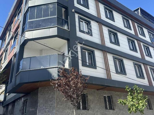 Arnavutköy Vadi Parkta Kiralık 2+1 Yüksek Giriş