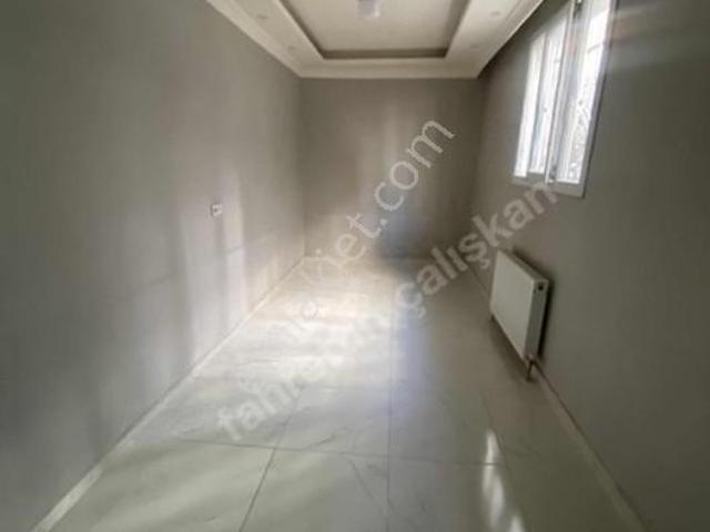 Arnavutköy Yunus Emrede Satılık 2+1 Bahçe Katı