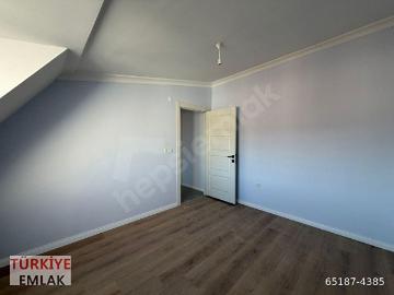ARNAVUTKÖY 2+1 TÜRKİYE EMLAK ÇATI KATI 93m SATILIK DAİRE