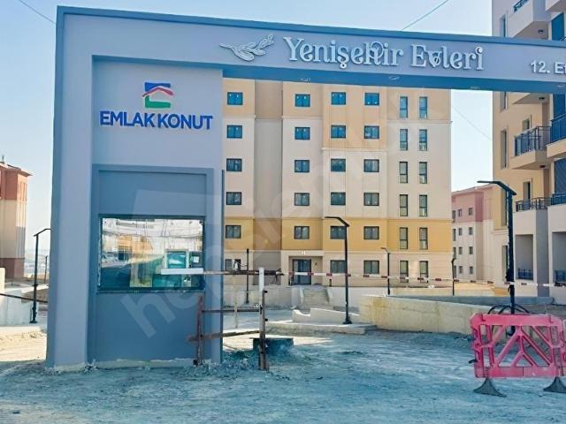 Arnavutköy'de Emlak Konut Yenişehir Evleri 3+1 Satılık Daire