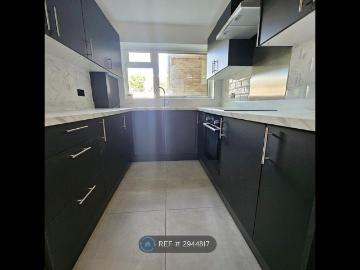 Arndell House, Sutton SM1, 2 bed flat to rent, £1,950 pcm | PrimeLocation