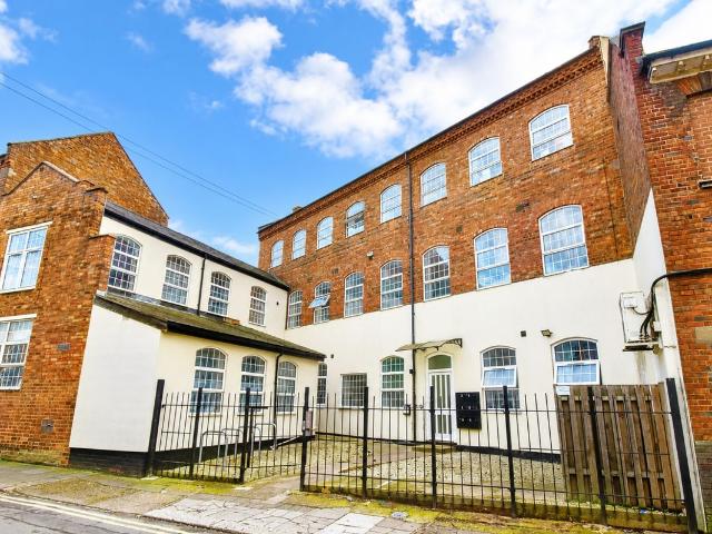Arnold House, Louise Road Northampton NN1, 1 bed flat to rent, £775 pcm | PrimeLocation