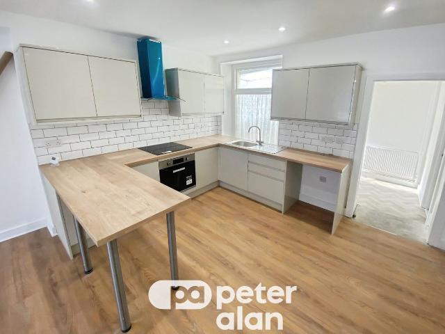 Arnold Street, Mountain Ash CF45, 3 bed property to rent, £850 pcm | PrimeLocation