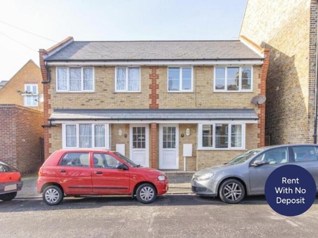 Arnold Road, Margate, Kent, CT9 2 bed semi detached house to rent £1,050 pcm £242 pw